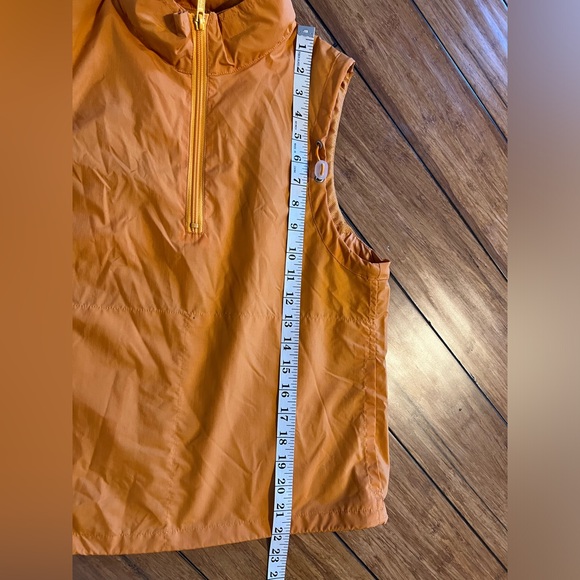 Banana Republic Waterproof Vest - Picture 12 of 12